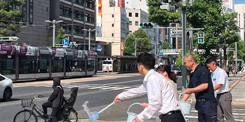 打ち水イベントを開催しました。